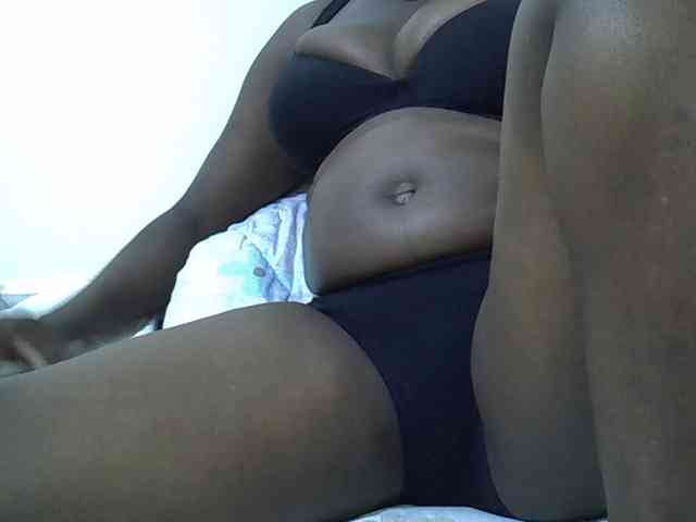sexysharo webcam