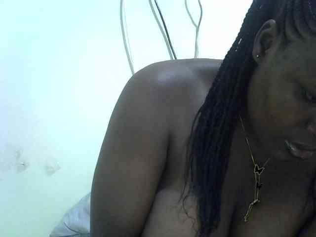 sexysharo webcam