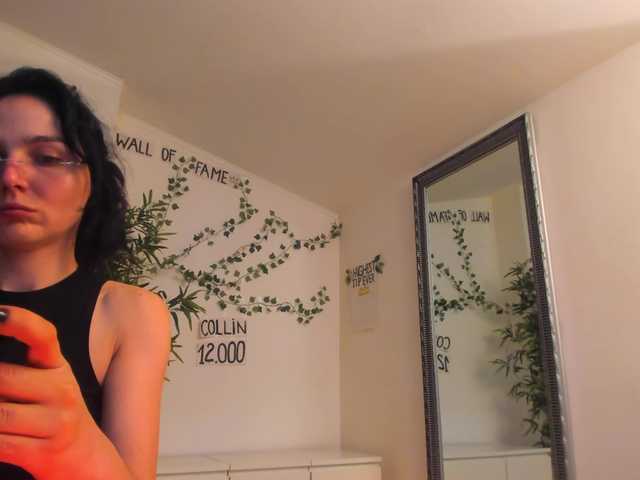 mira0-0 live webcam show