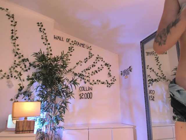 mira0-0 live cam on BongaCams