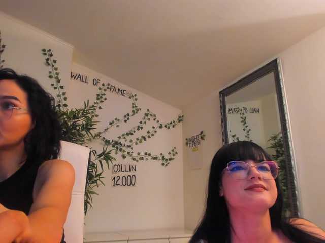 mira0-0 live cam on BongaCams