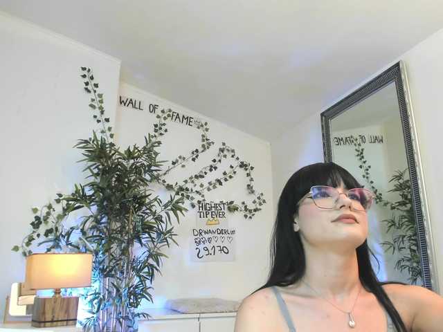 mira0-0 live cam on BongaCams