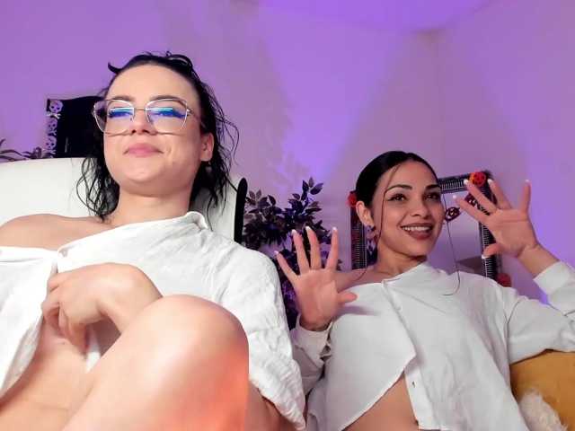 mira0-0 live cam on BongaCams