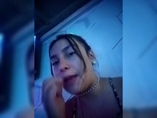 Ashly-7's BongaCams show and profile