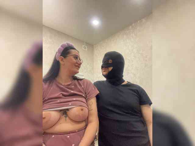 Ця модель зараз онлайн. goldencouple
