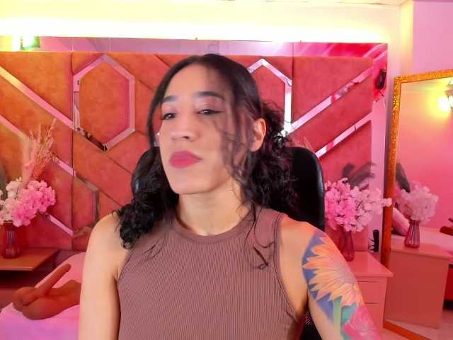 mysticdolll live webcam show
