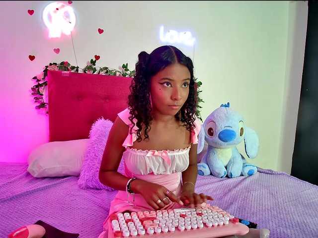 Ellie-Cute7 live cam on BongaCams