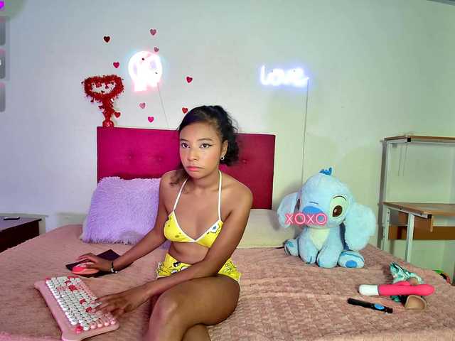 Ellie-Cute7 live cam on BongaCams