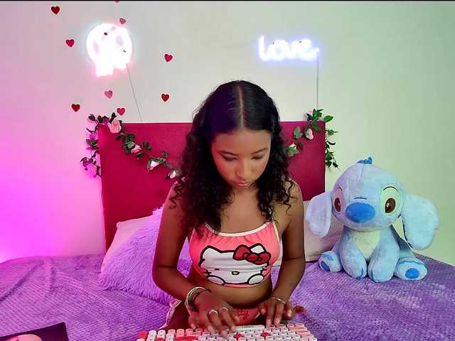 Ellie-Cute7 live cam on BongaCams