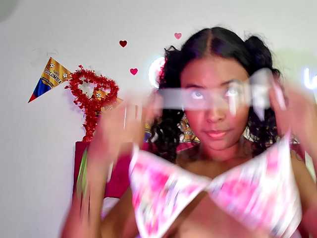 Ellie-Cute7 live cam on BongaCams
