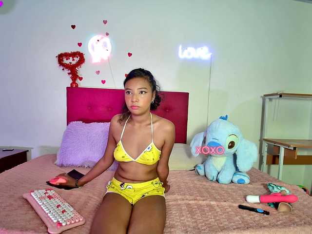 Ellie-Cute7 live cam on BongaCams