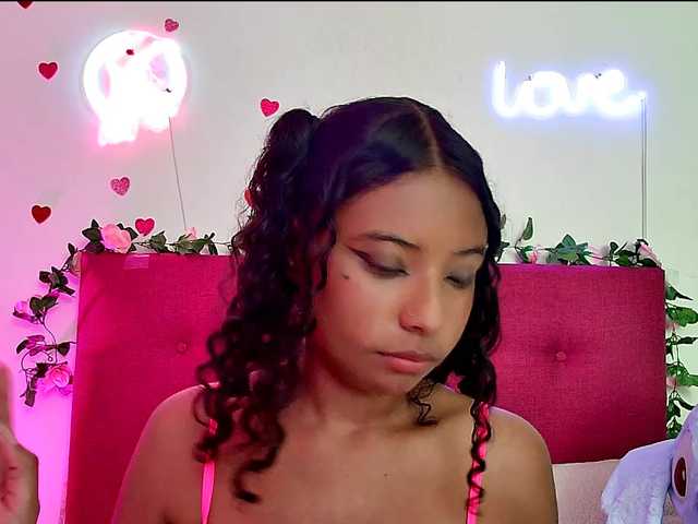 Ellie-Cute7 live cam on BongaCams