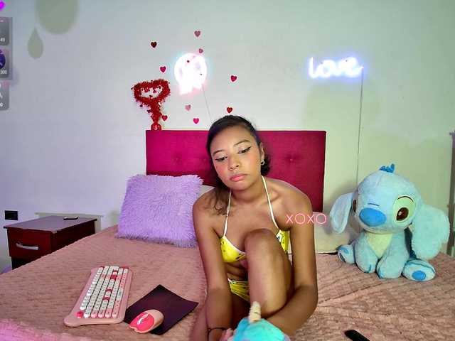Ellie-Cute7 live cam on BongaCams
