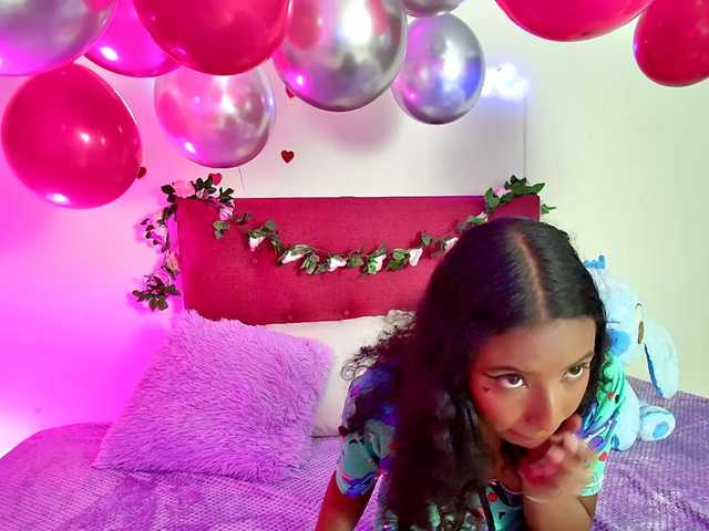 Ellie-Cute7 live cam on BongaCams