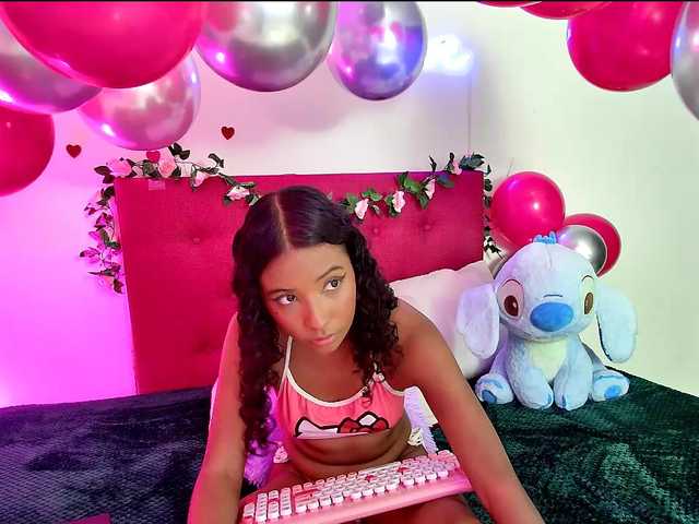 Ellie-Cute7 live cam on BongaCams