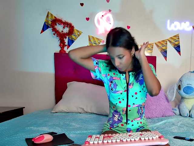 Ellie-Cute7 live cam on BongaCams