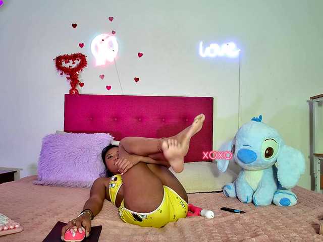 Ellie-Cute7 live cam on BongaCams