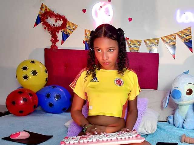 Ellie-Cute7 live cam on BongaCams