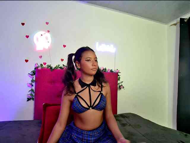 Ellie-Cute7 webcam
