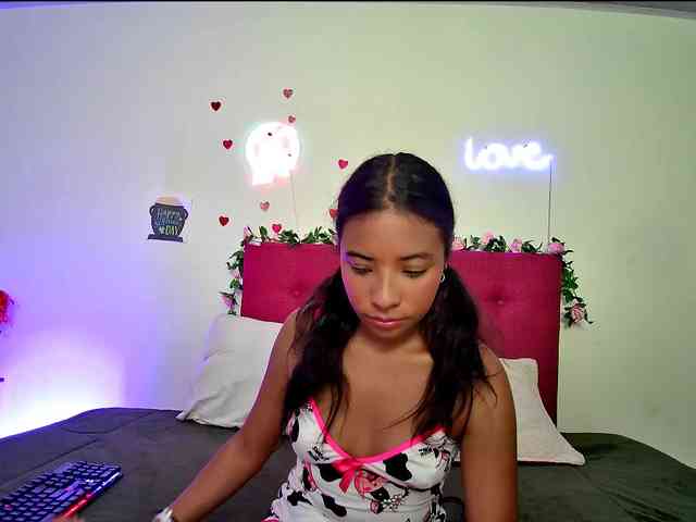 Ellie-Cute7 webcam