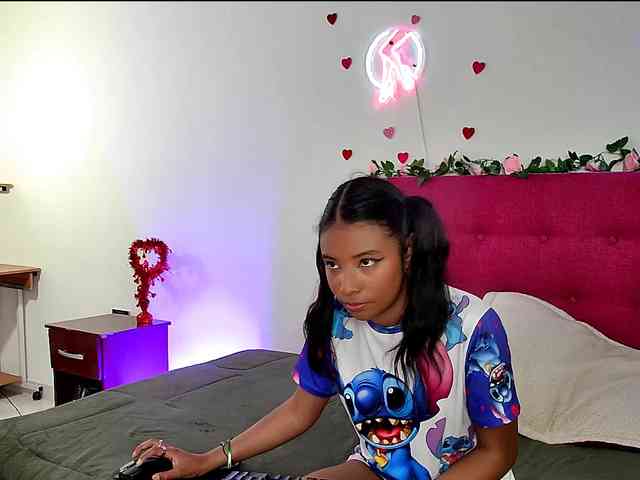 Ellie-Cute7 webcam