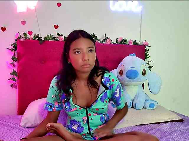 Ellie-Cute7