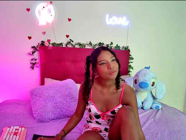 Ellie-Cute7 webcam