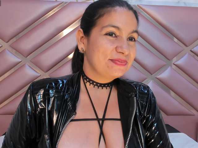 DianaSheren's BongaCams show and profile