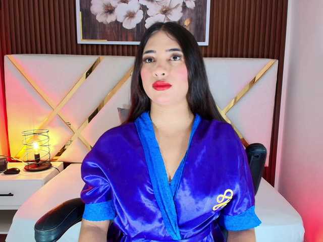 le modèle Slutty-Sucker est en webcam porno dans un show sur le site bongacams, il possède les tags suivants: Latino/Hispanic,Brunette,Shaved
