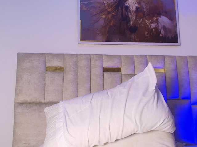 Slutty-Sucker live cam on BongaCams