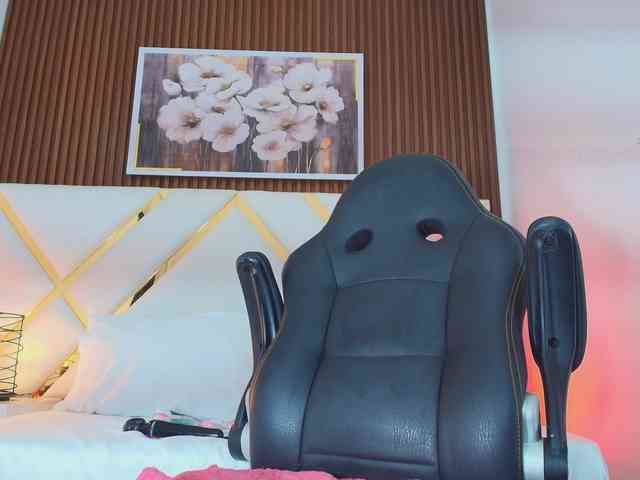 Slutty-Sucker webcam