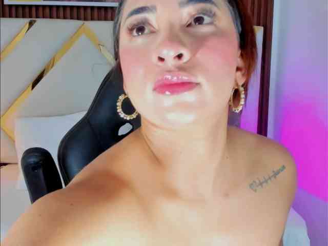 Slutty-Sucker webcam