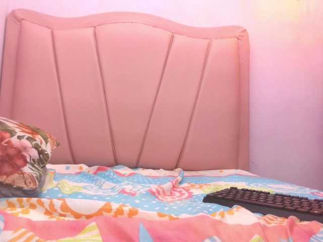 Valeriacute18's BongaCams show and profile