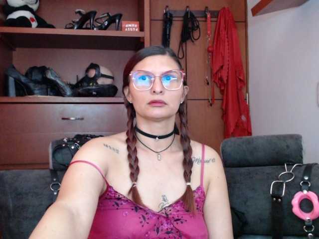 sachaclinford live cam on BongaCams