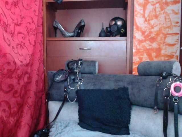 sachaclinford live cam on BongaCams