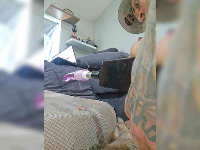 VelvetMaskDuo webcam