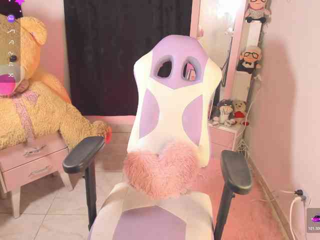 ashleyy-art11 webcam