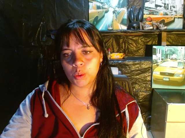 Megan-foxyx1 live cam preview