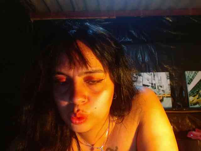 Megan-foxyx1 webcam