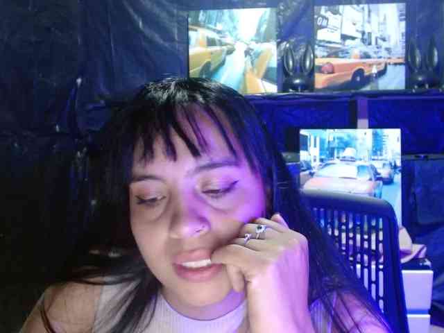Megan-foxyx1 webcam
