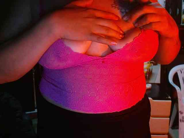 Model: Megan-foxyx1