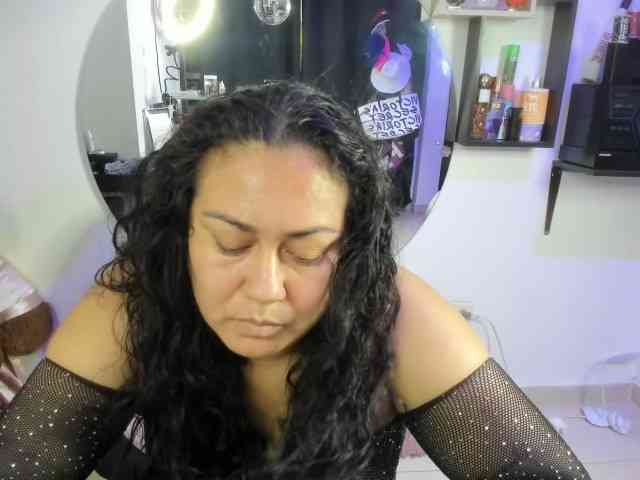 AliceFox-Purple webcam