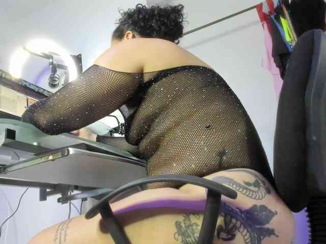 AliceFox-Purple webcam