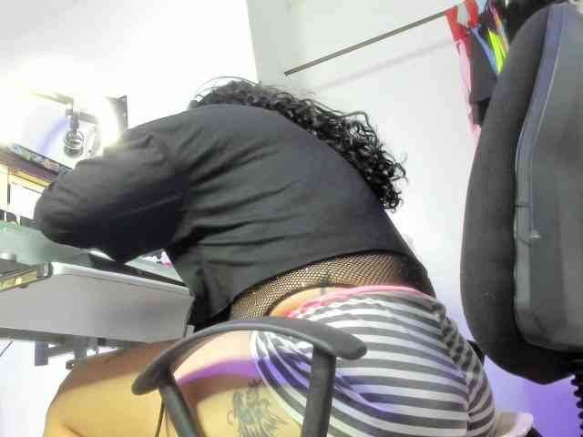 AliceFox-Purple webcam