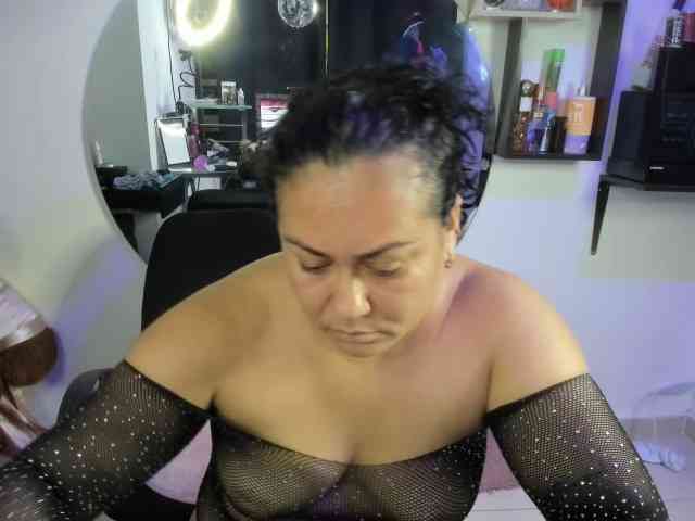 AliceFox-Purple webcam