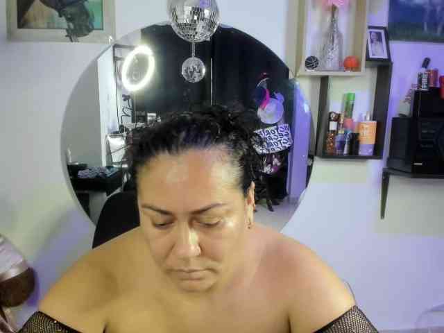 AliceFox-Purple webcam