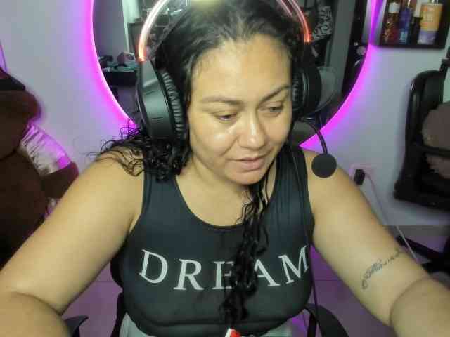 AliceFox-Purple webcam