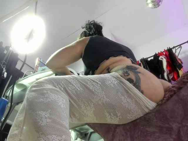 AliceFox-Purple webcam