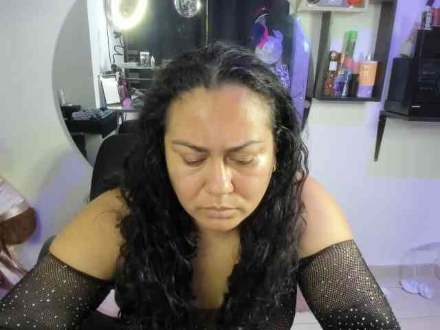 AliceFox-Purple webcam