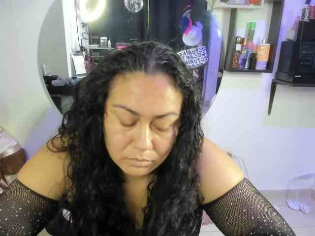 AliceFox-Purple webcam